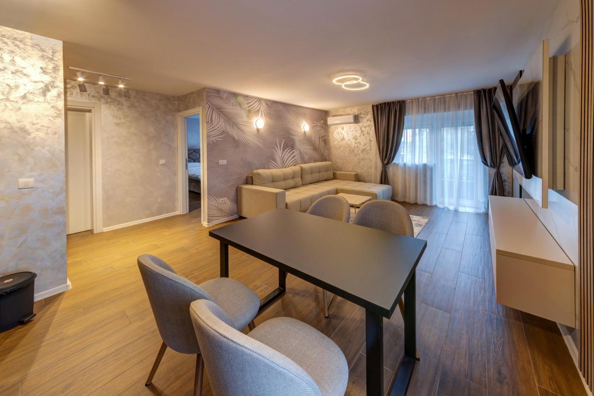 V 1 Apartment